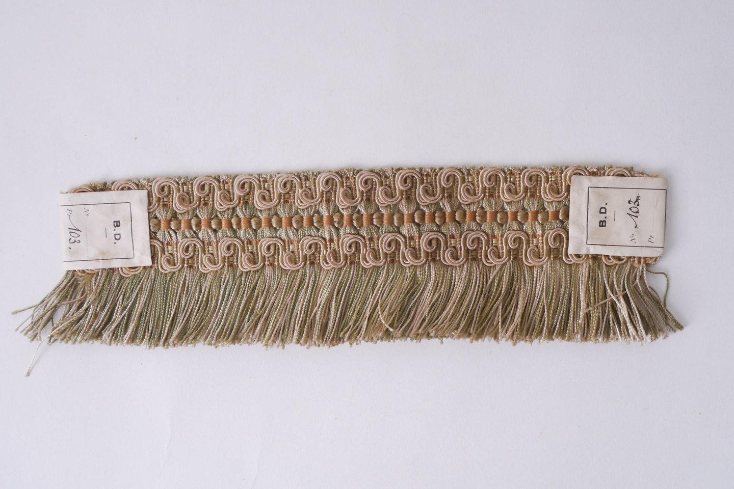 Effilé als onderdeel voor het vervaardigen van passement