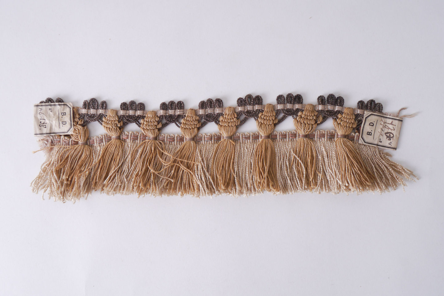 Effilé als onderdeel voor het vervaardigen van passement