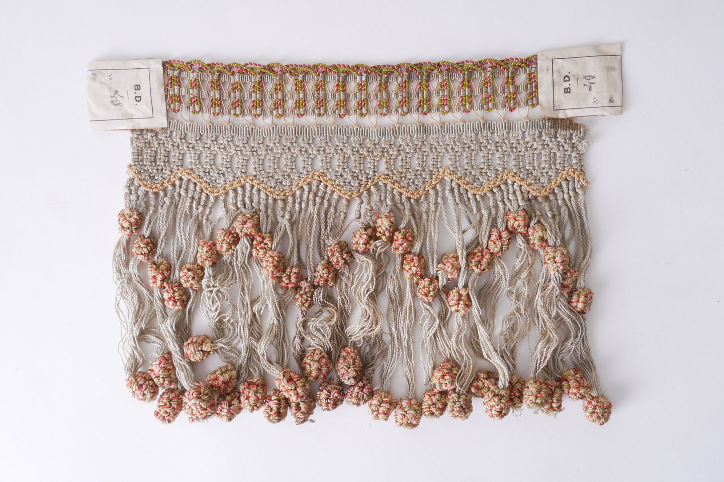 Frange als onderdeel voor het vervaardigen van passement