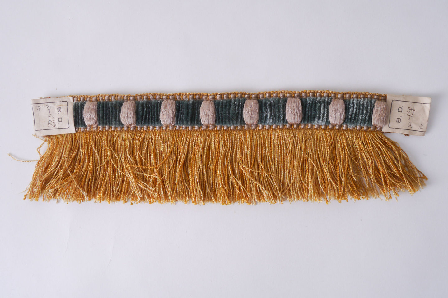 Effilé als onderdeel voor het vervaardigen van passement