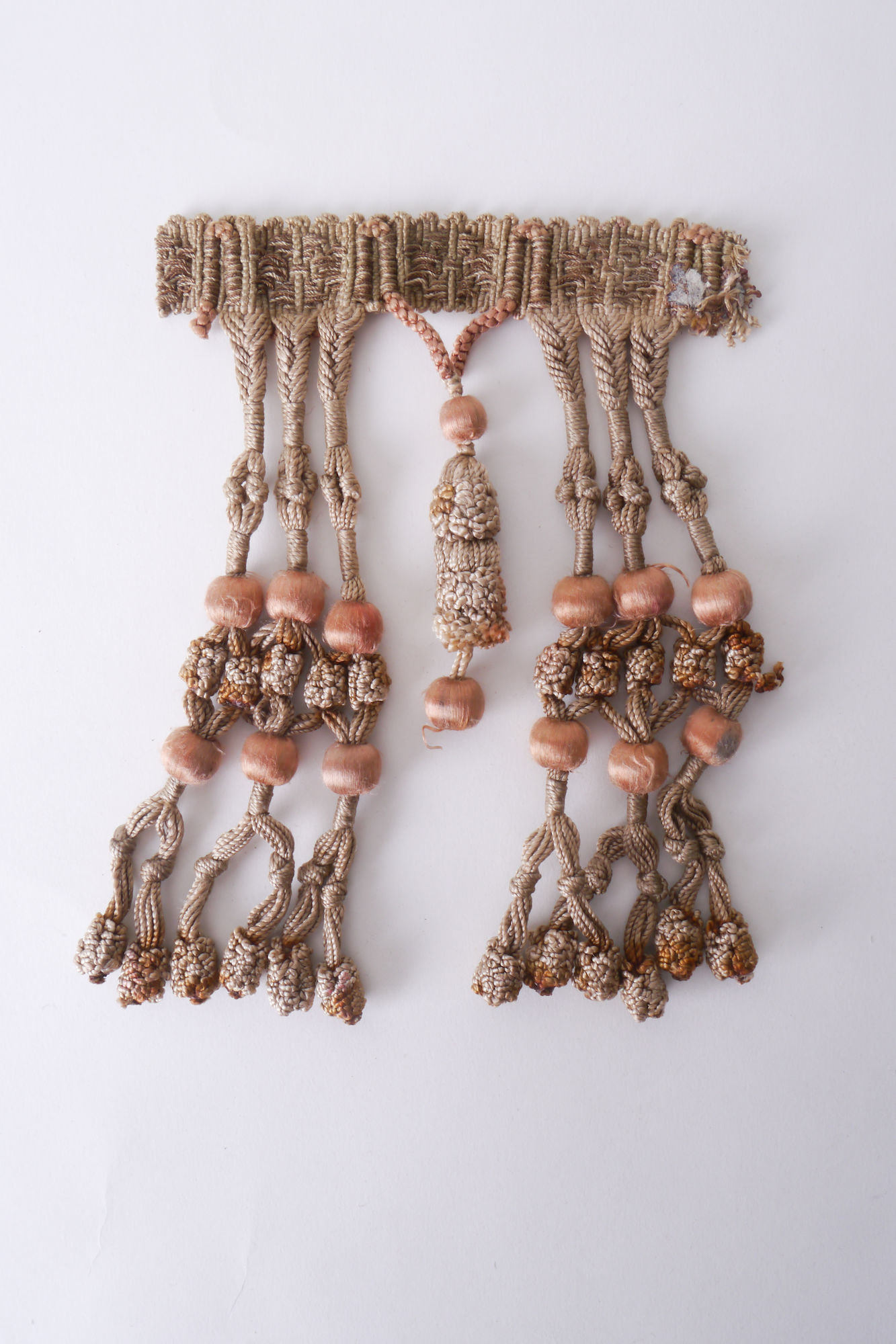 Frange als onderdeel voor het vervaardigen van passement