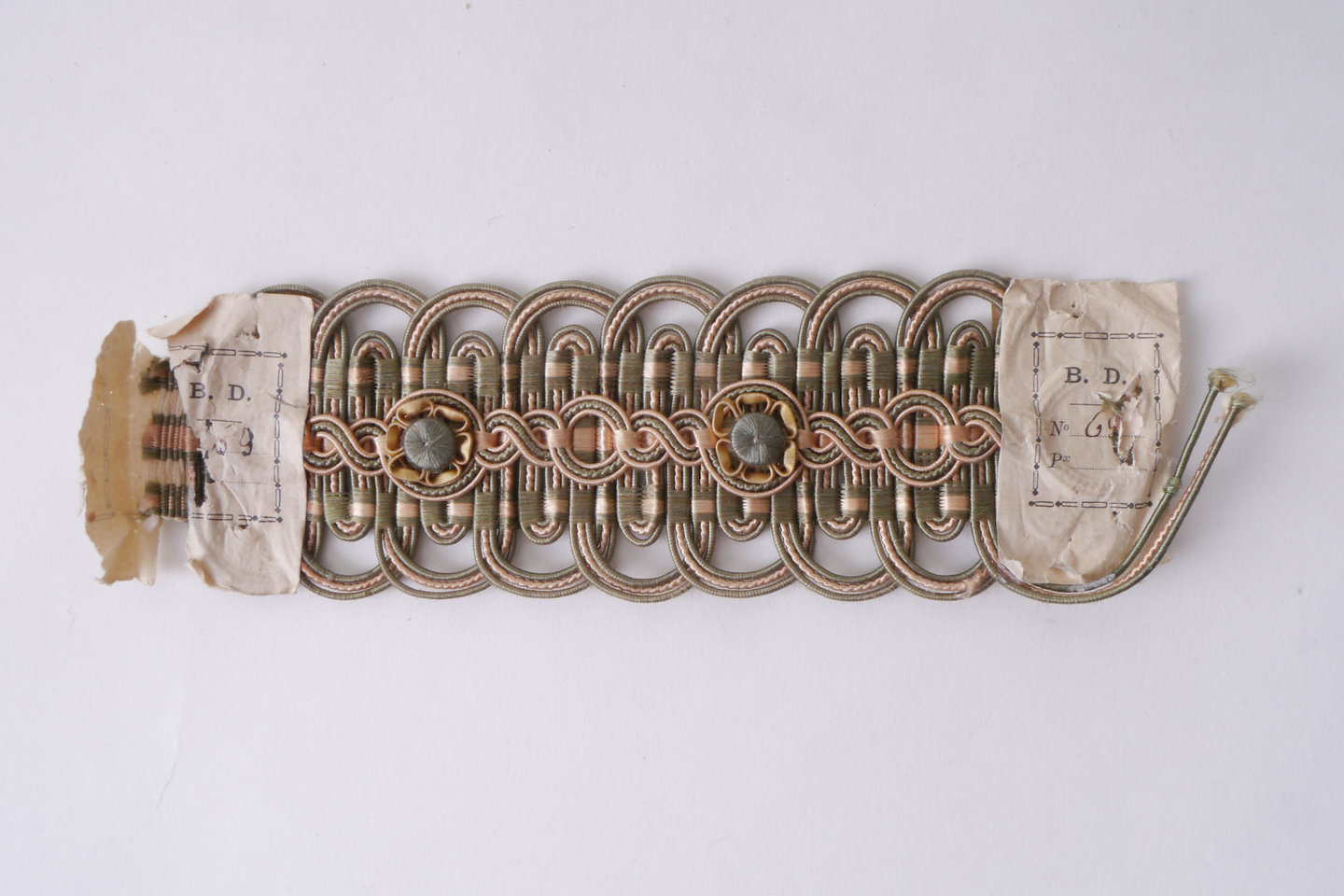 Crête als ornament voor het vervaardigen van passement