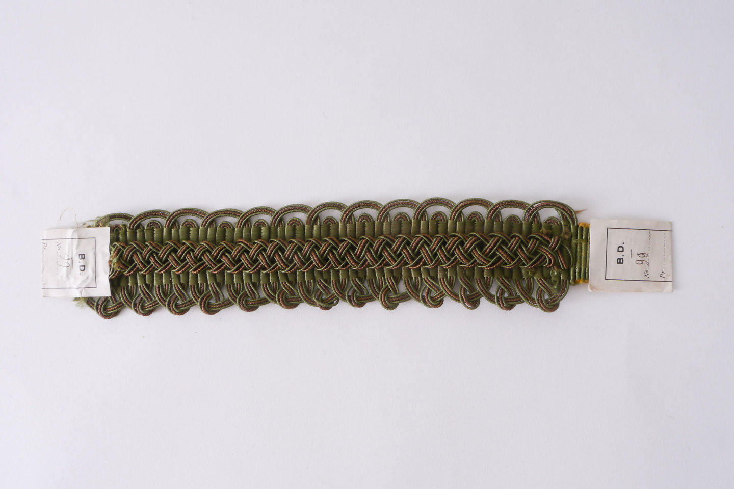 Crête als ornament voor het vervaardigen van passement