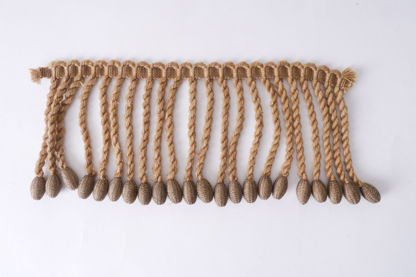 Frange als onderdeel voor het vervaardigen van passement