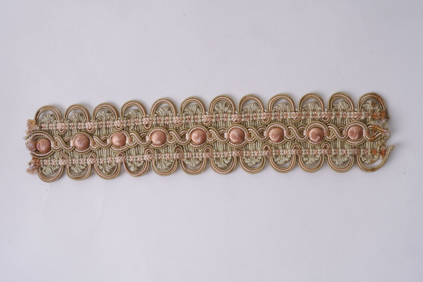 Crête als ornament voor het vervaardigen van passement