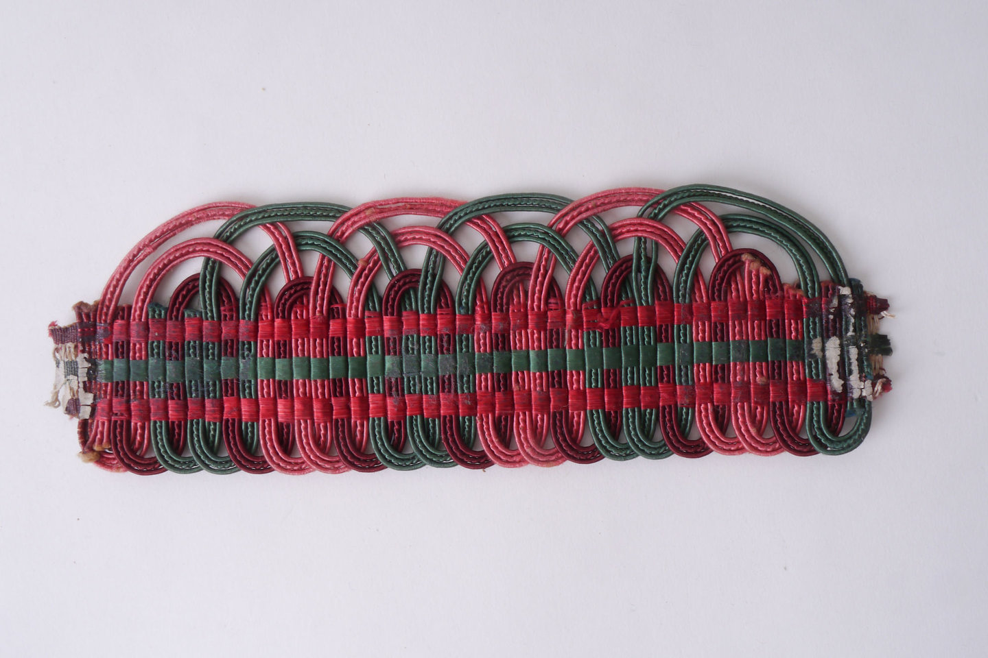 Crête als ornament voor het vervaardigen van passement