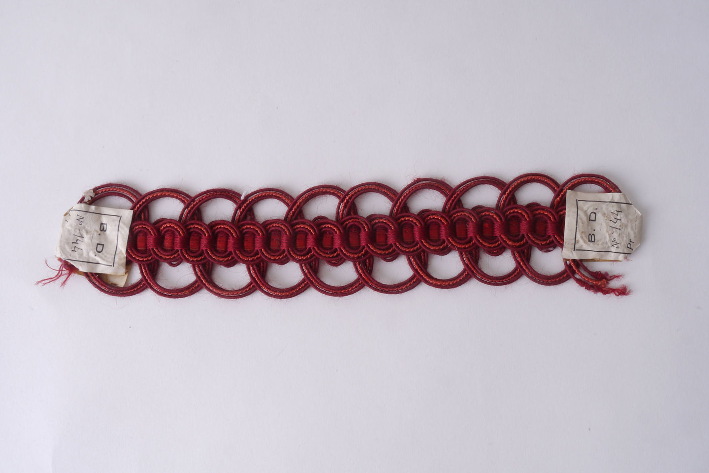 Crête als ornament voor het vervaardigen van passement