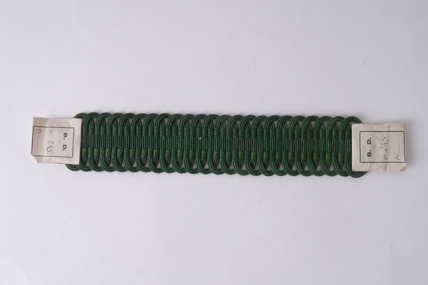 Crête als ornament voor het vervaardigen van passement