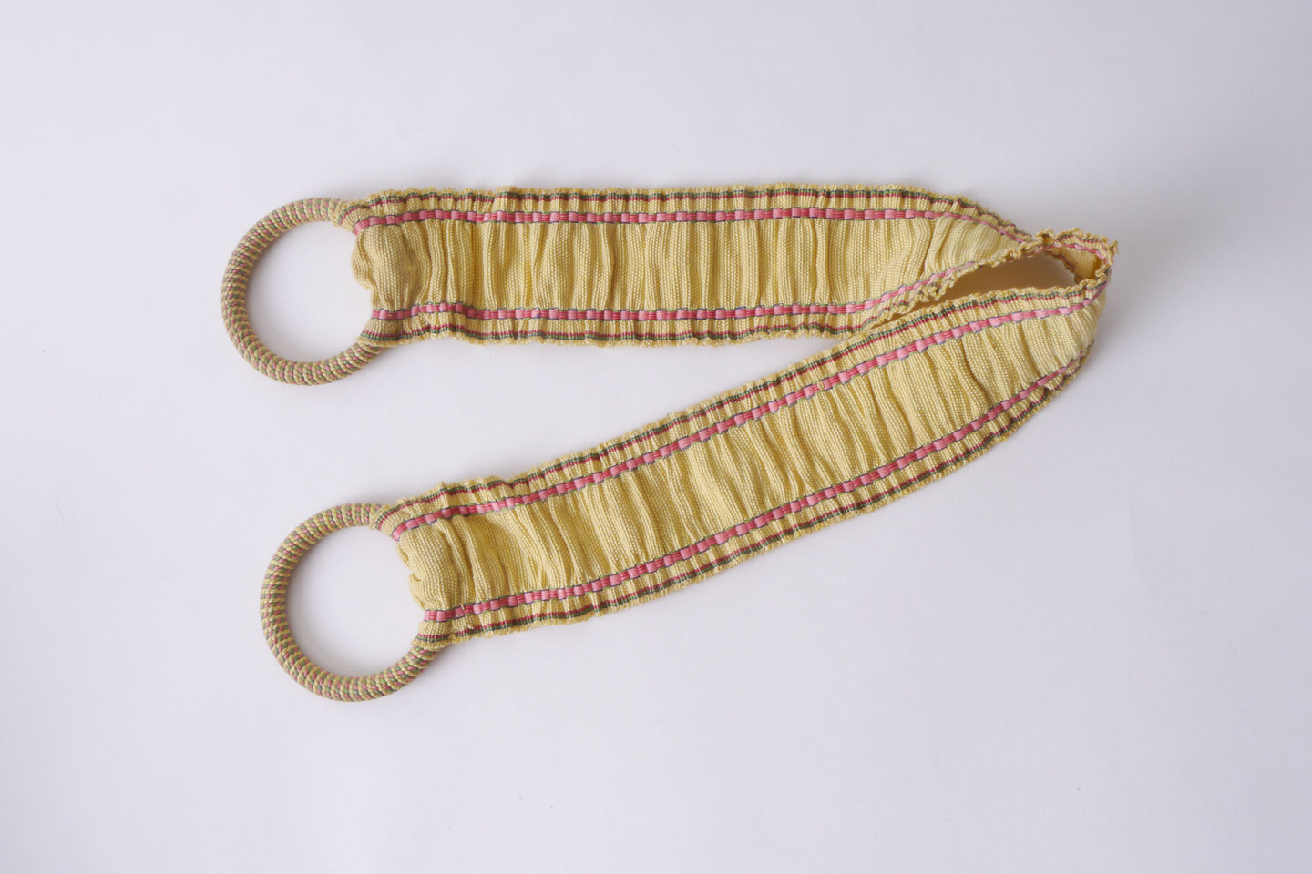 Vlakke embrasse om gordijn open te houden