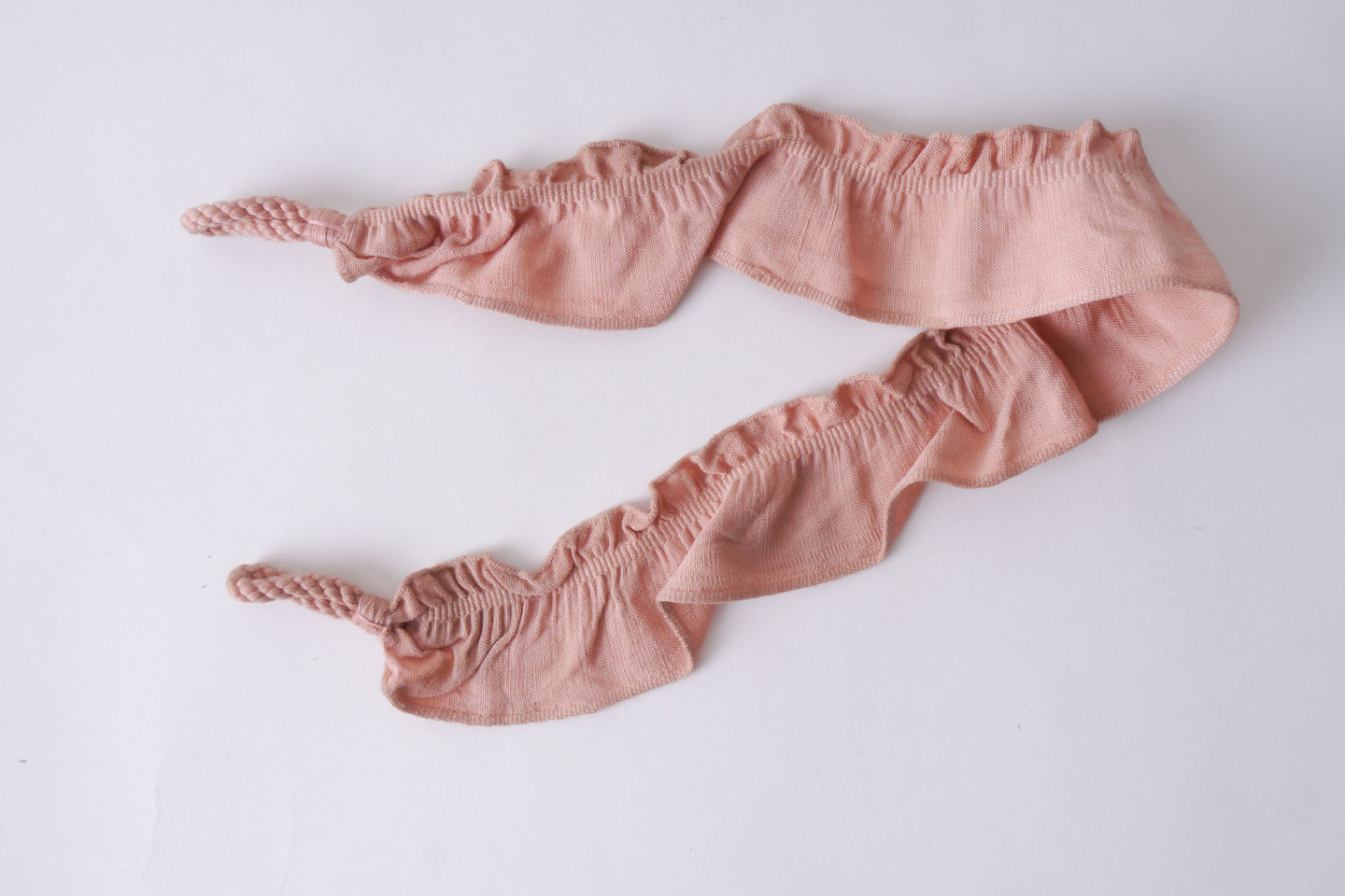 Vlakke embrasse om gordijn open te houden