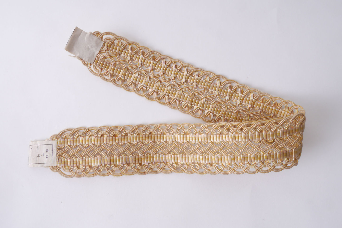 Crête als ornament voor het vervaardigen van passement