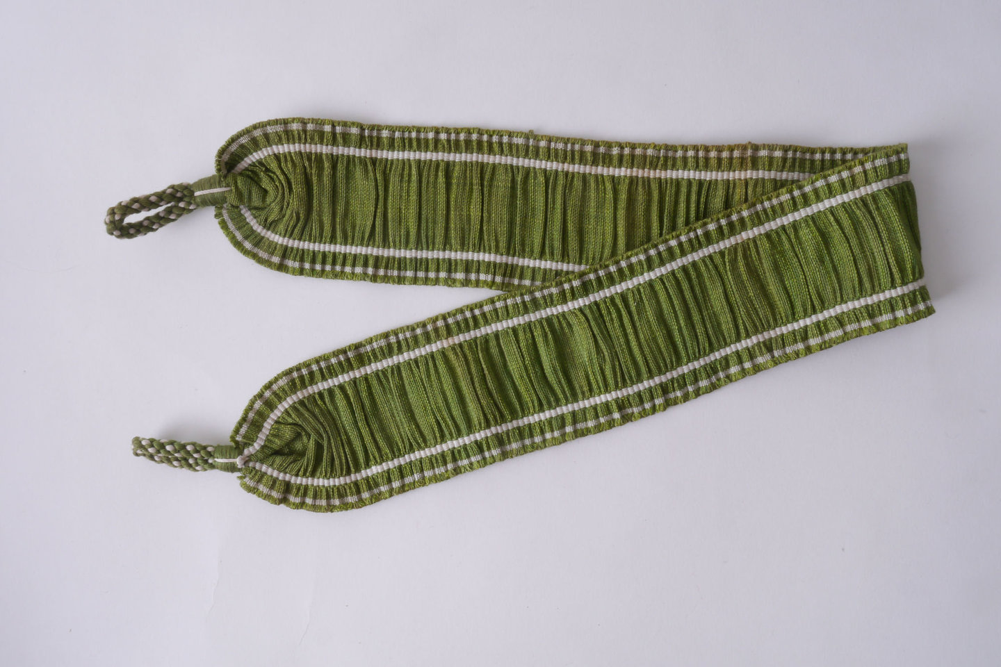 Vlakke embrasse om gordijn open te houden