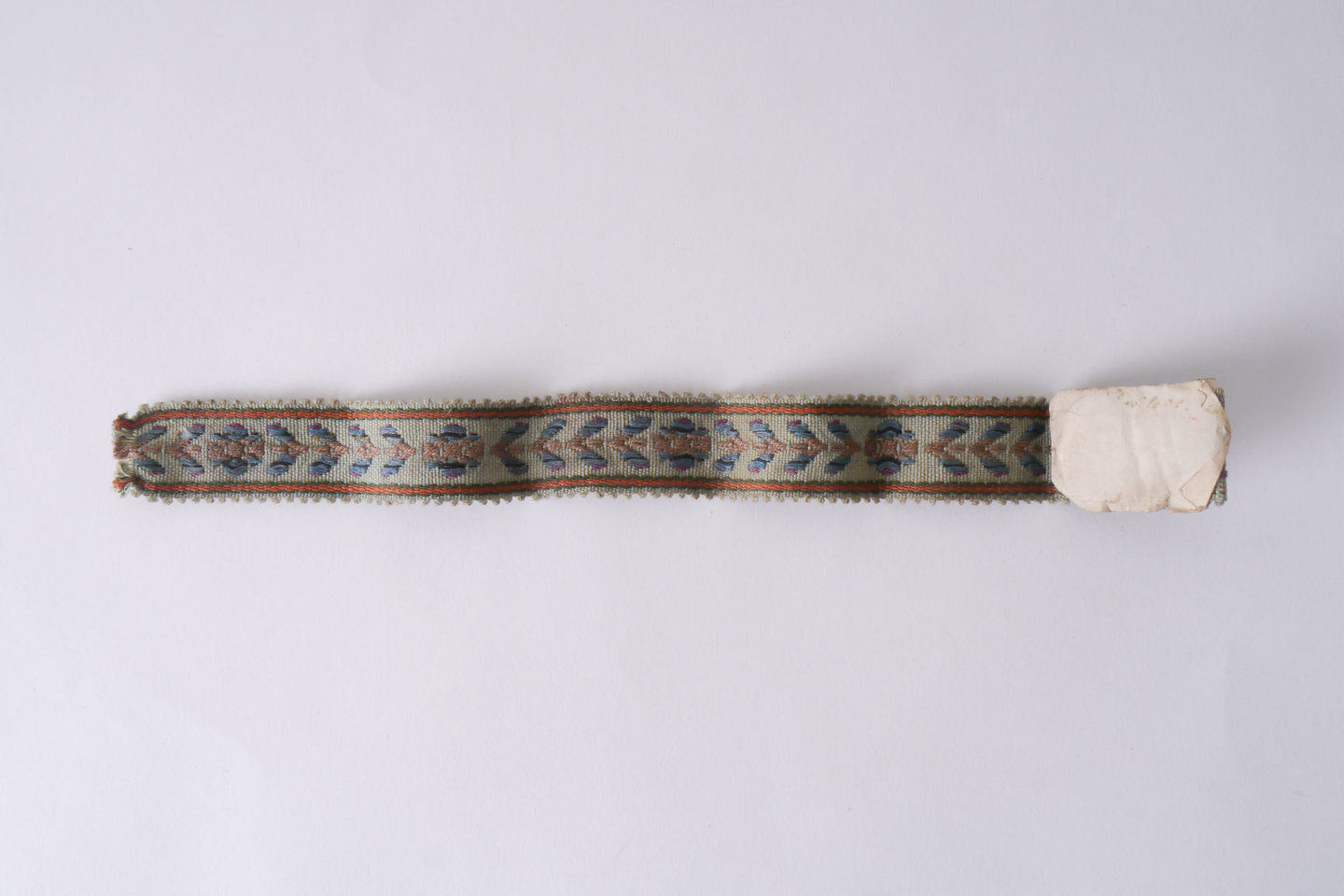 Galon of boord als onderdeel voor het vervaardigen van passement