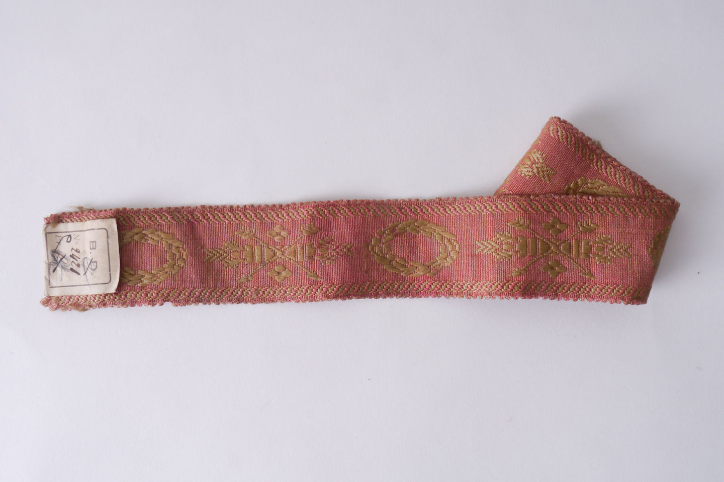 Galon of boord als onderdeel voor het vervaardigen van passement