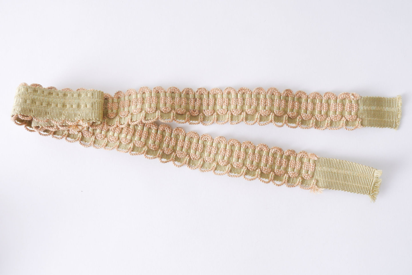 Galon of boord als onderdeel voor het vervaardigen van passement