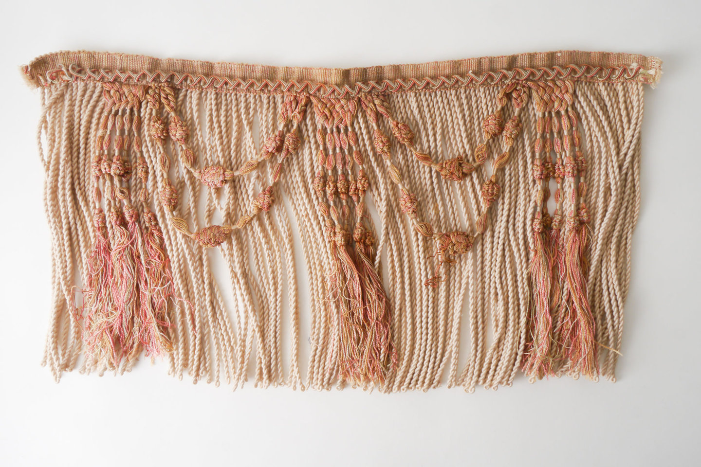 Frange als onderdeel voor het vervaardigen van passement