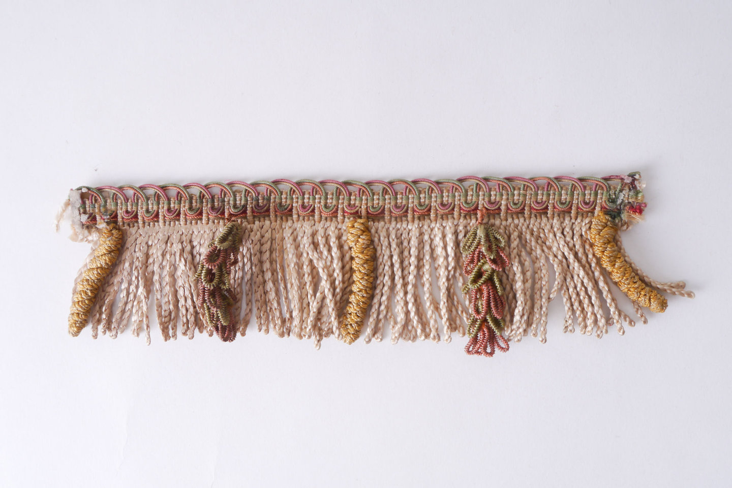 Effilé als onderdeel voor het vervaardigen van passement