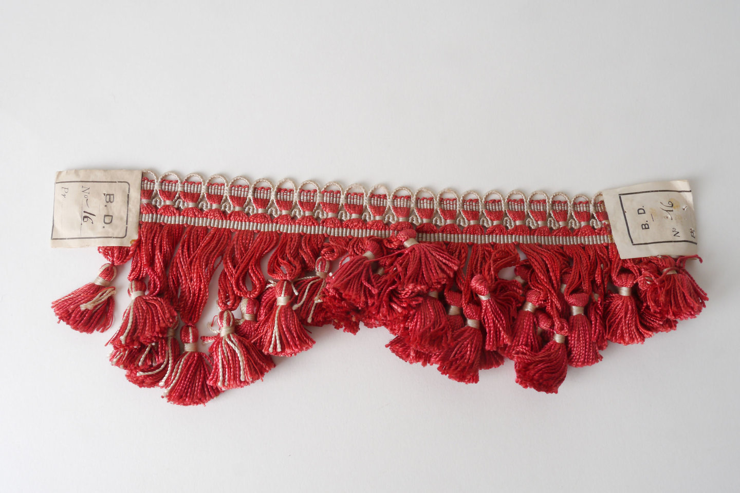 Frange als onderdeel voor het vervaardigen van passement