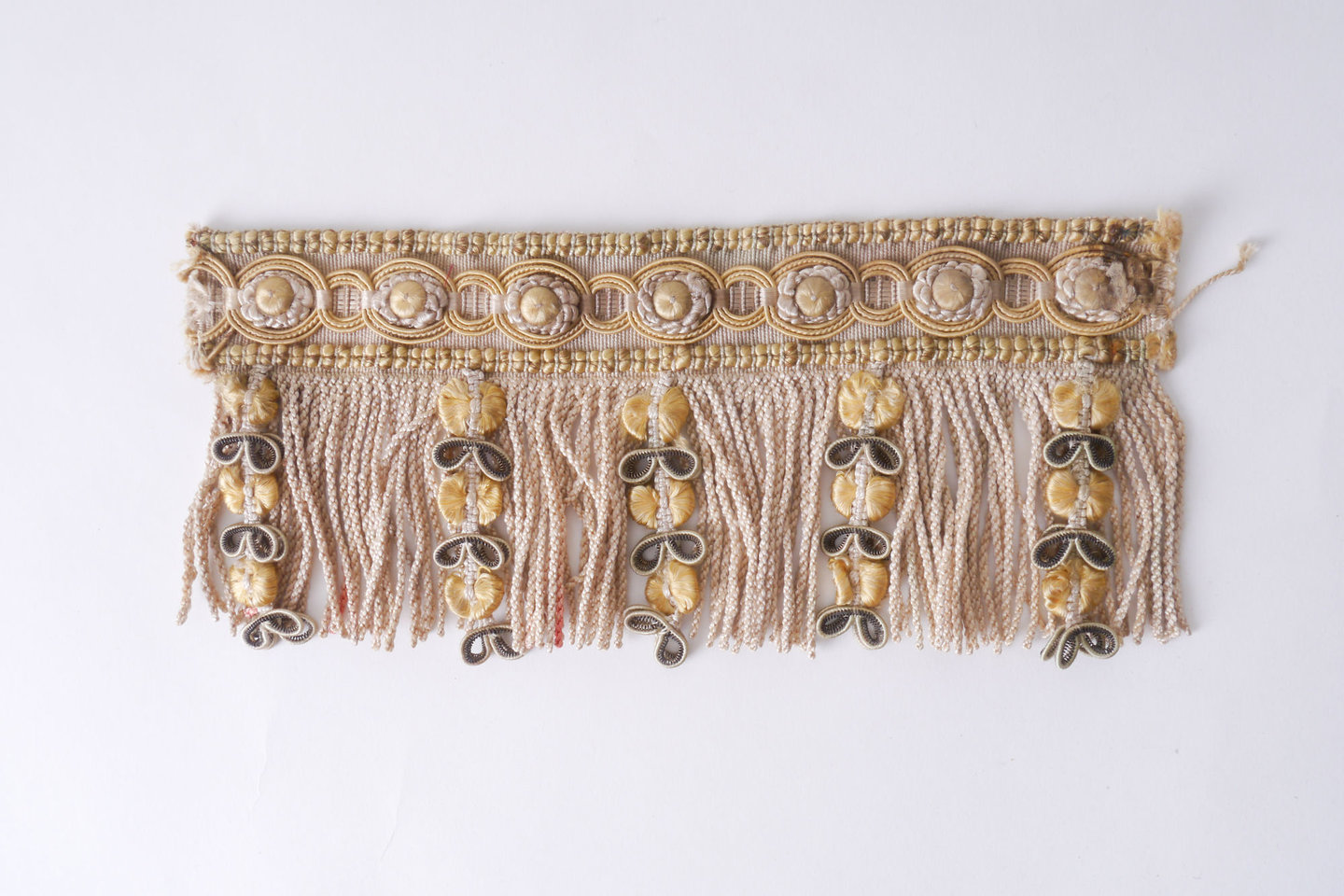 Effilé als onderdeel voor het vervaardigen van passement