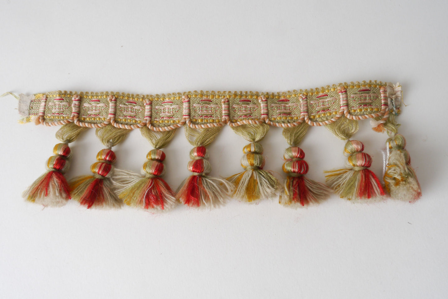 Frange als onderdeel voor het vervaardigen van passement