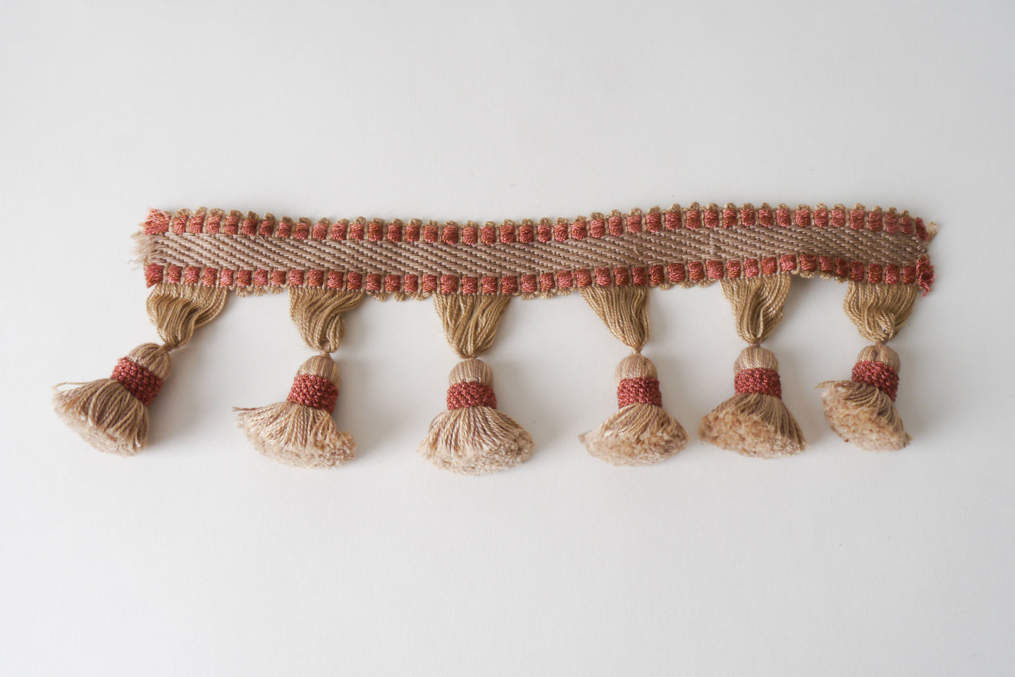 Frange als onderdeel voor het vervaardigen van passement