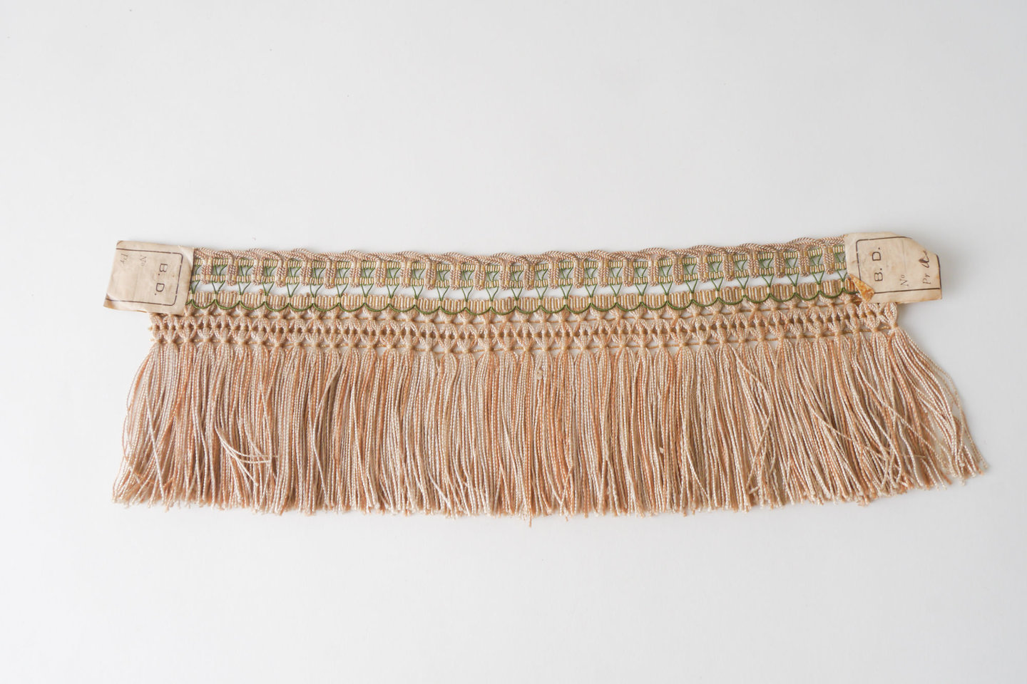 Frange als onderdeel voor het vervaardigen van passement