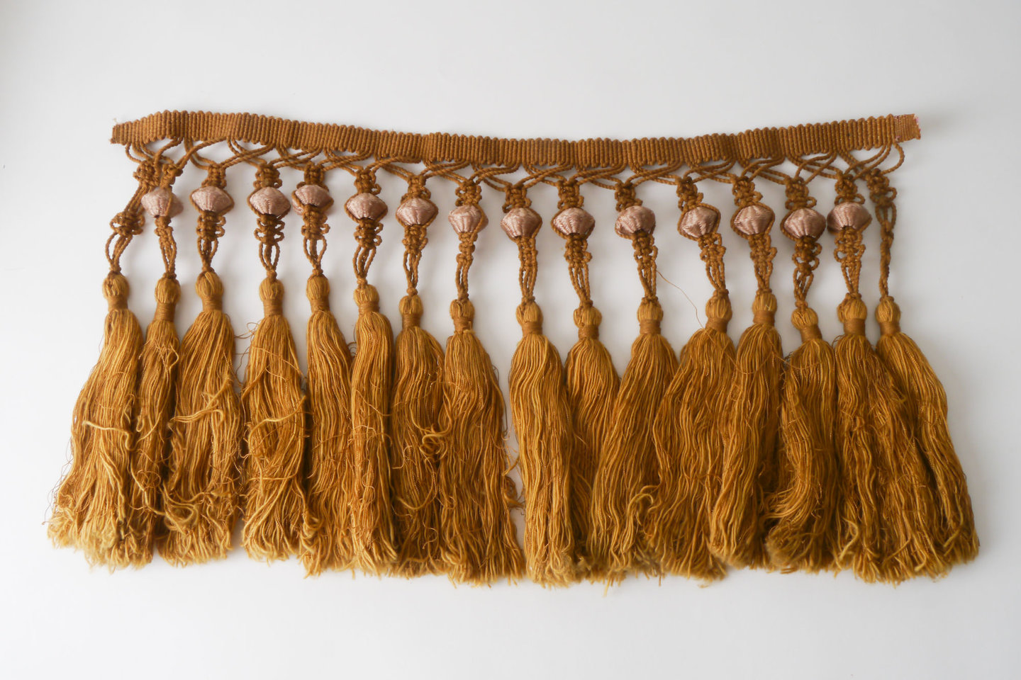 Frange als onderdeel voor het vervaardigen van passement