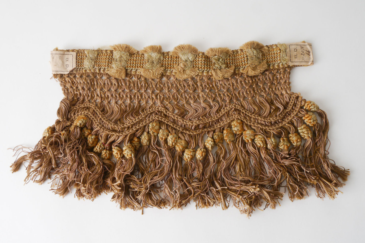 Frange als onderdeel voor het vervaardigen van passement