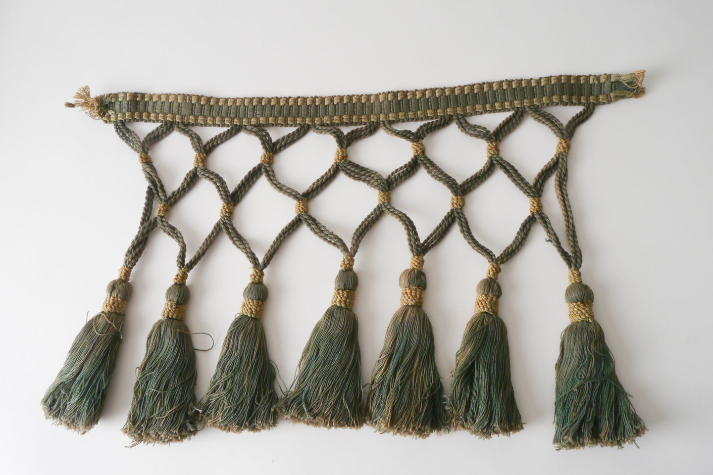 Frange als onderdeel voor het vervaardigen van passement