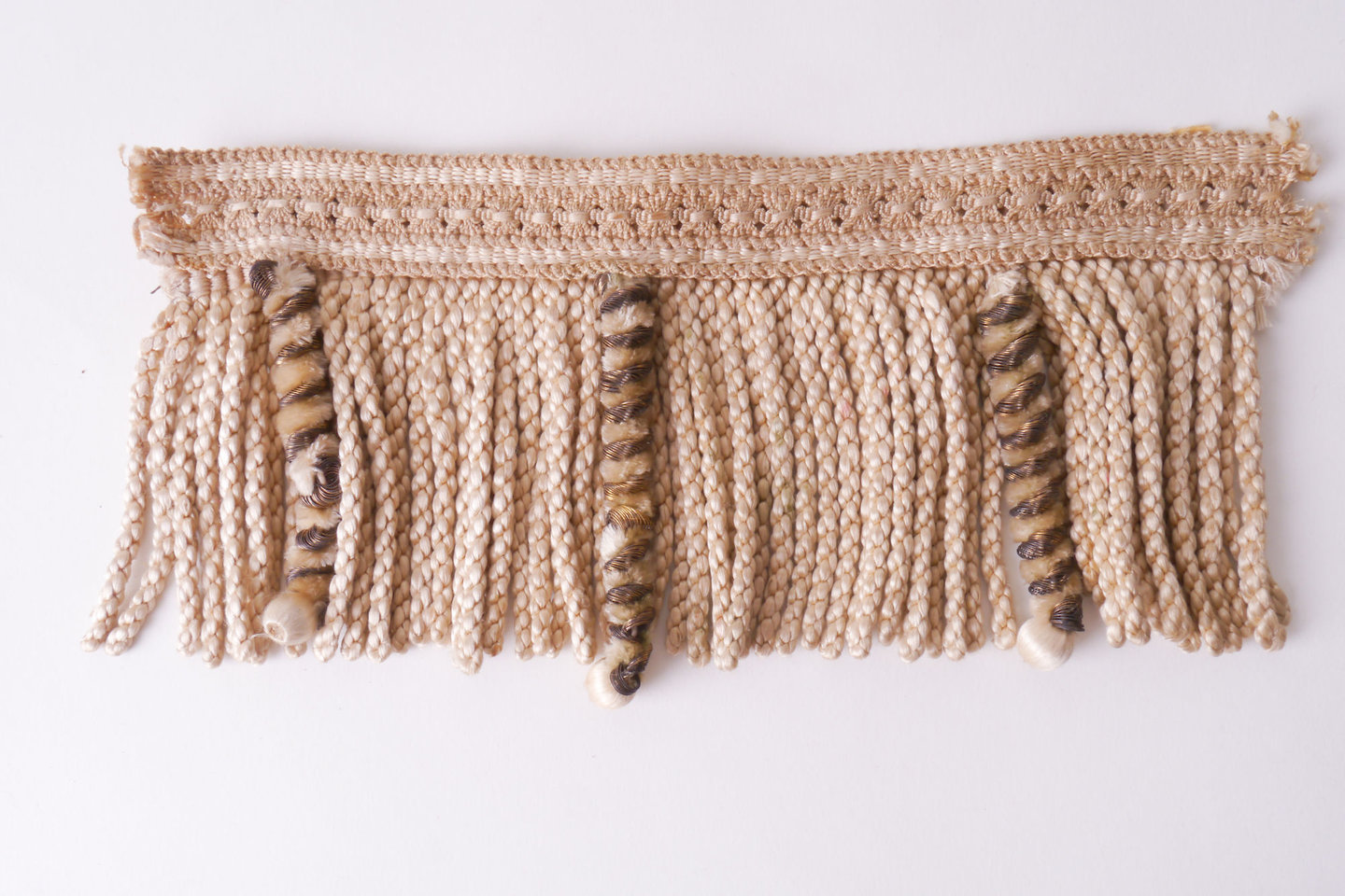 Frange als onderdeel voor het vervaardigen van passement