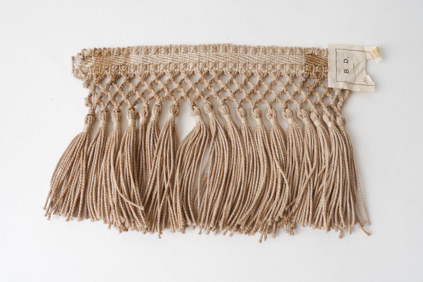 Frange als onderdeel voor het vervaardigen van passement