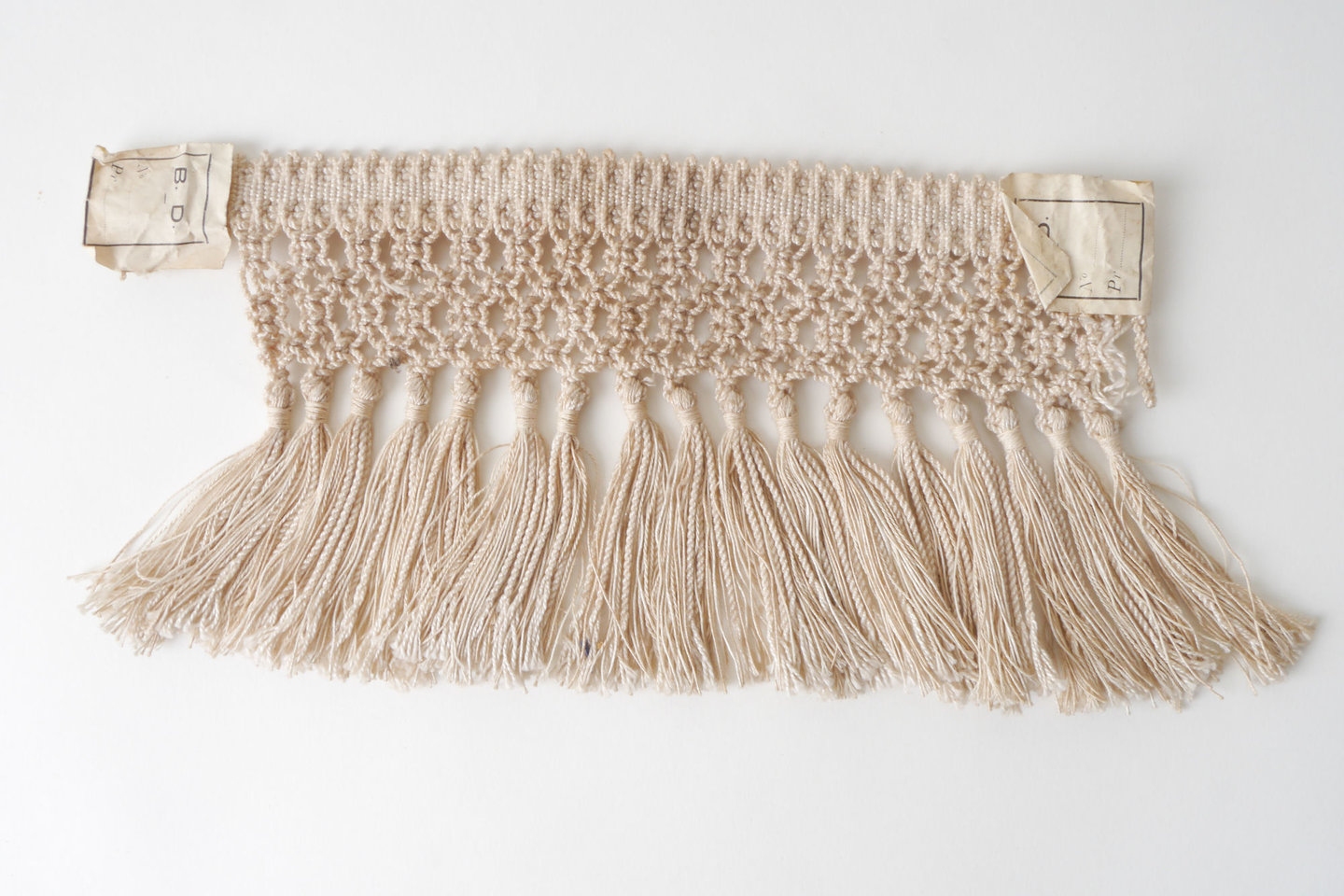 Frange als onderdeel voor het vervaardigen van passement