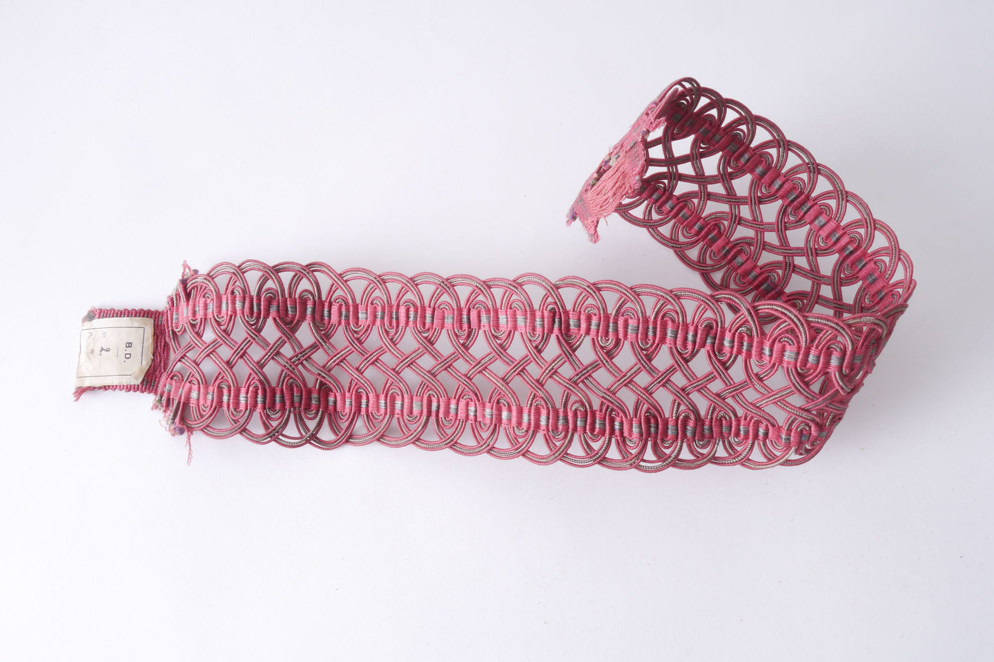 Crête als ornament voor het vervaardigen van passement