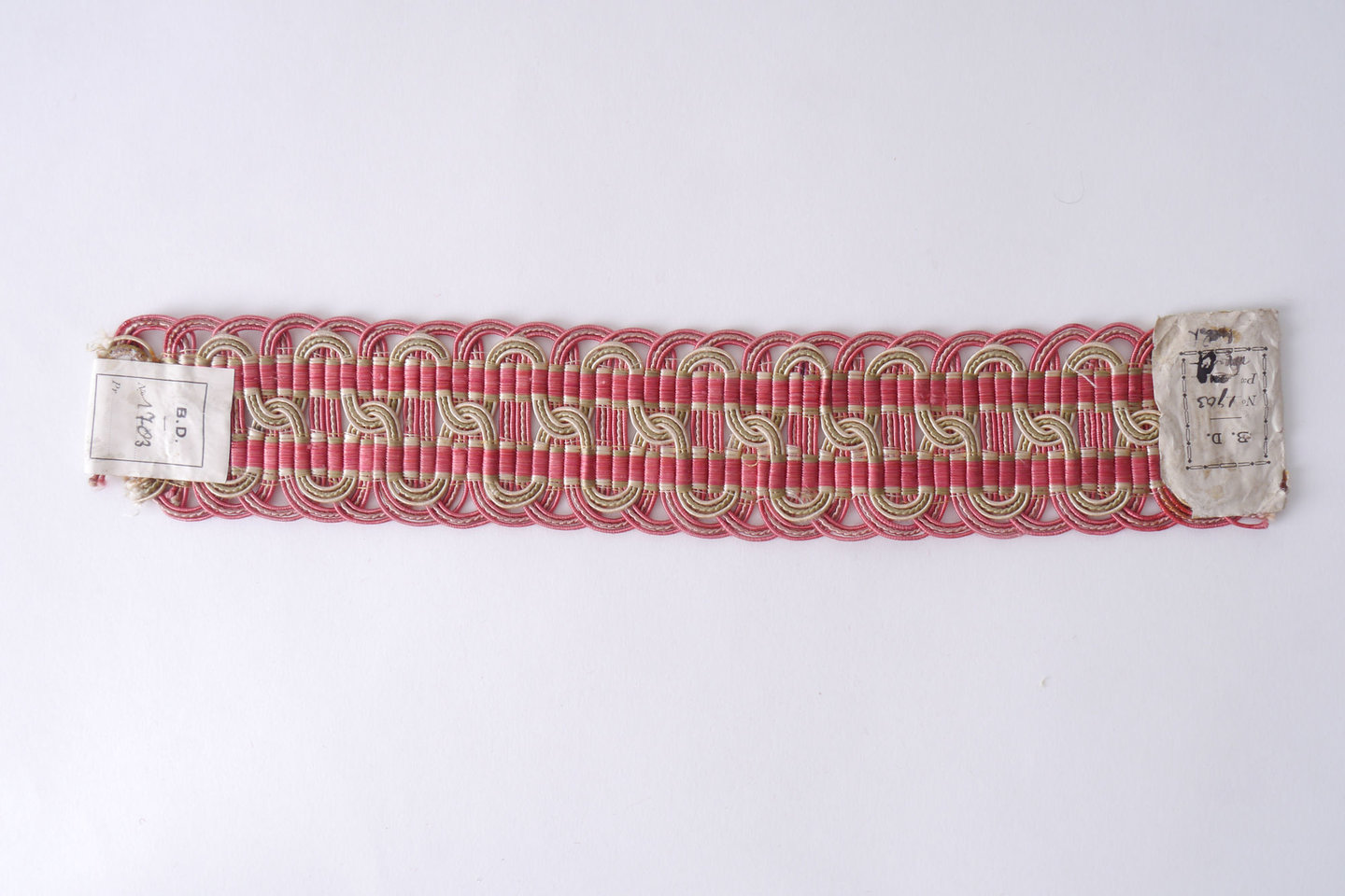 Crête als ornament voor het vervaardigen van passement