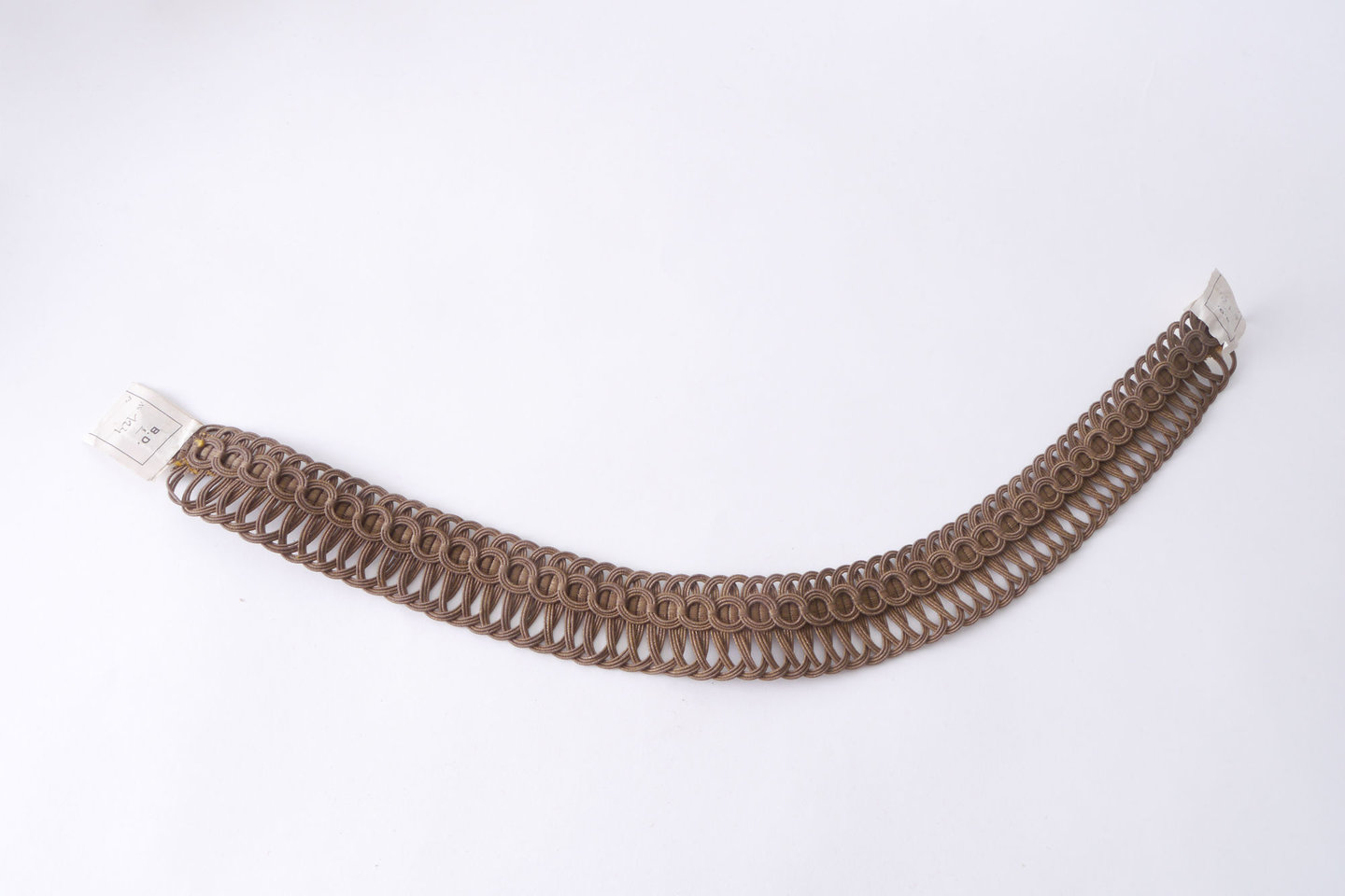 Crête als ornament voor het vervaardigen van passement