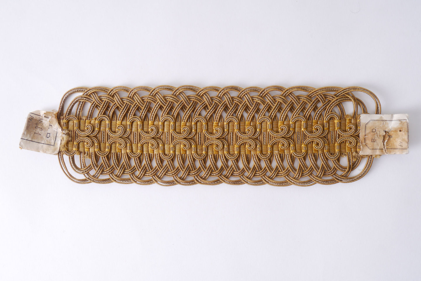 Crête als ornament voor het vervaardigen van passement