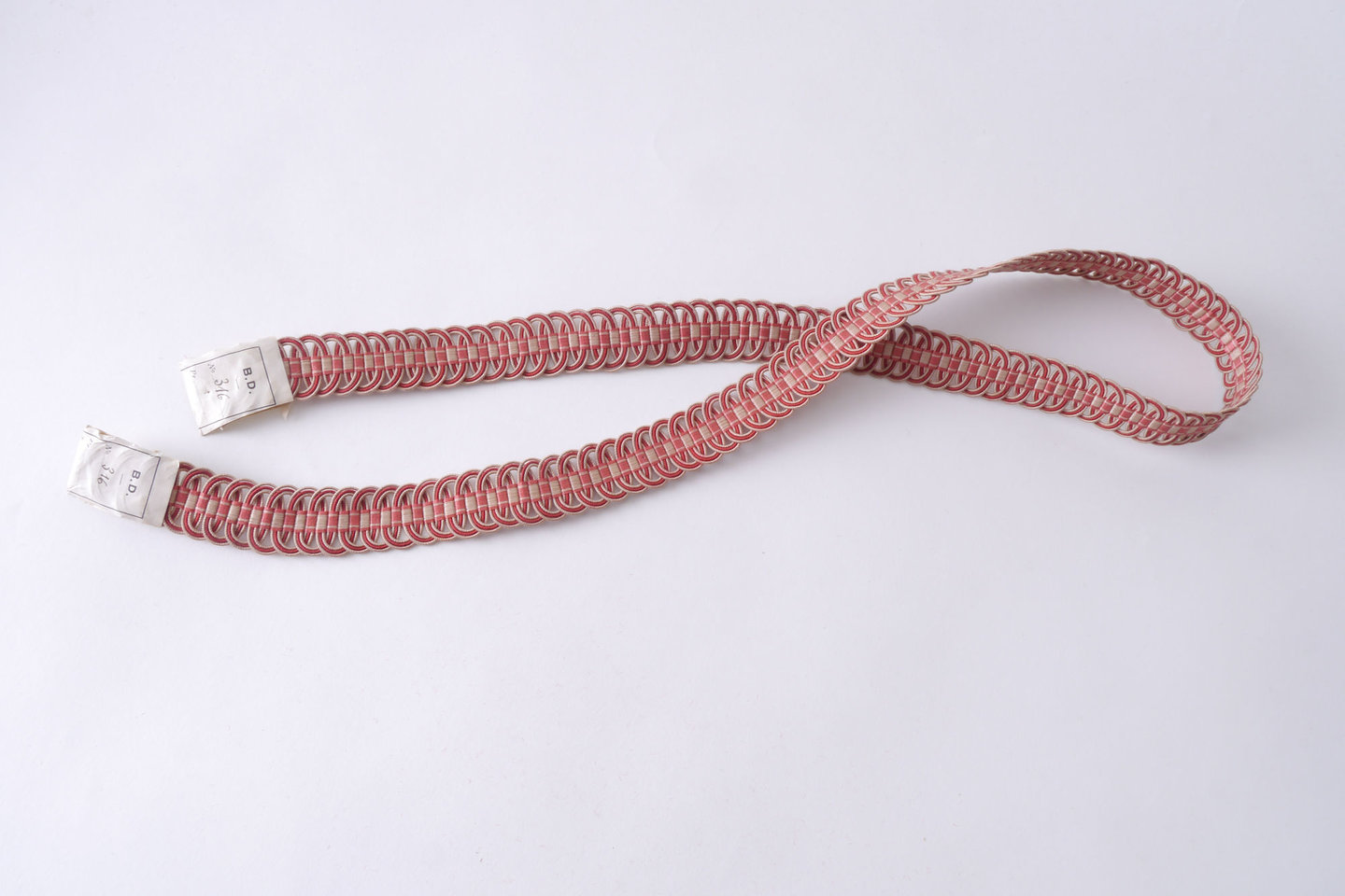 Crête als ornament voor het vervaardigen van passement