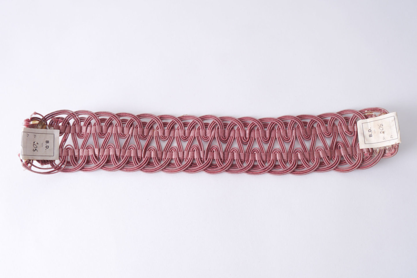 Crête als ornament voor het vervaardigen van passement