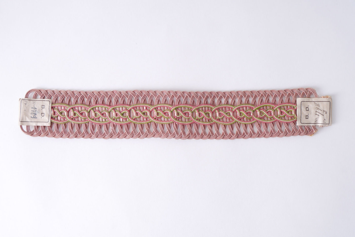 Crête als ornament voor het vervaardigen van passement