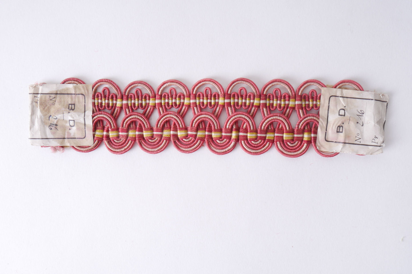 Crête als ornament voor het vervaardigen van passement