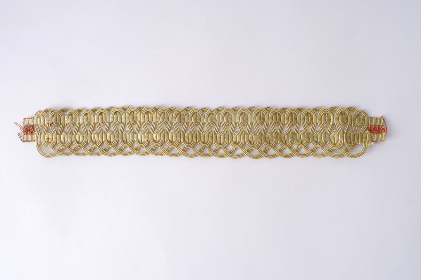 Crête als ornament voor het vervaardigen van passement