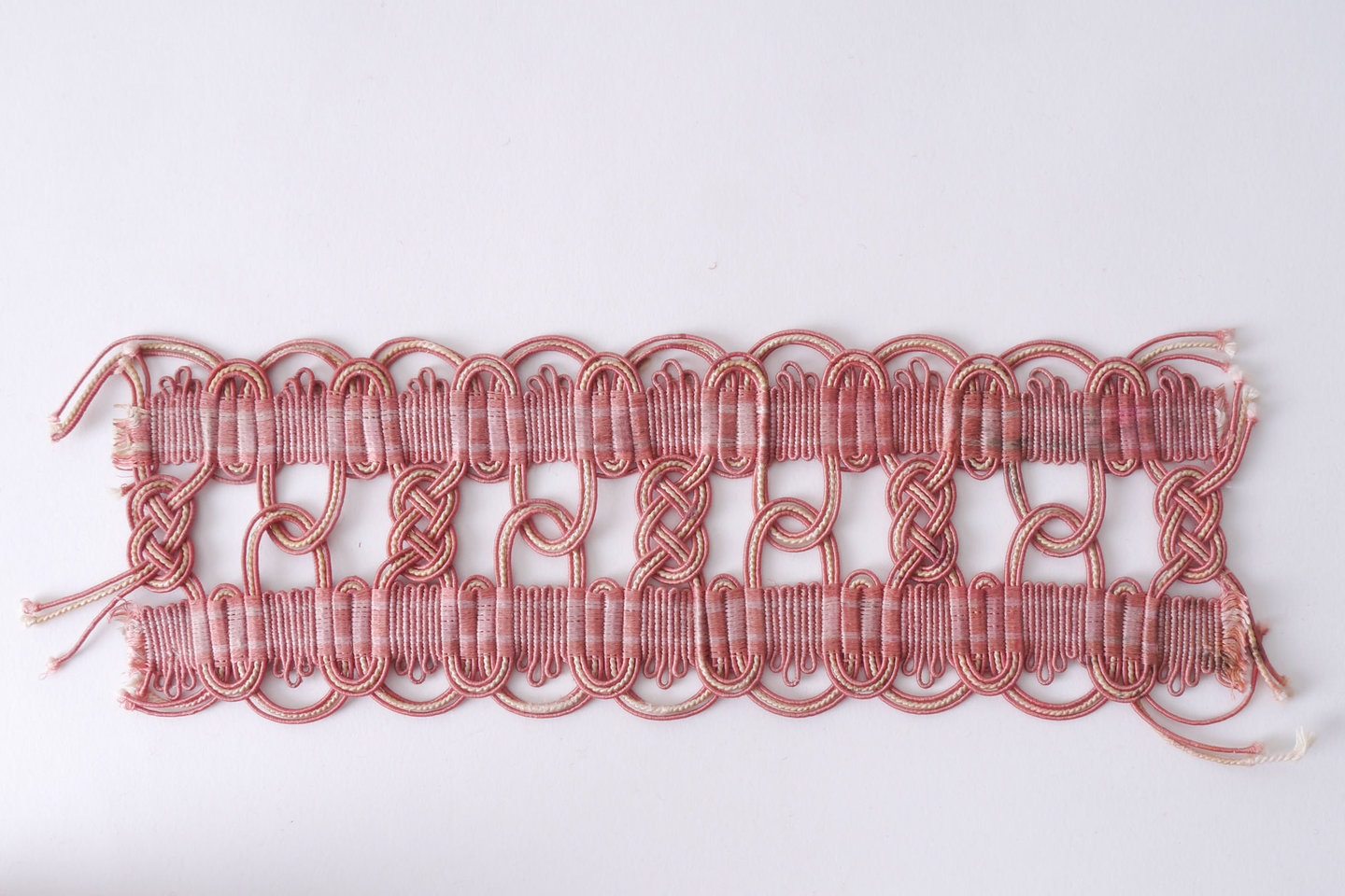 Crête als ornament voor het vervaardigen van passement