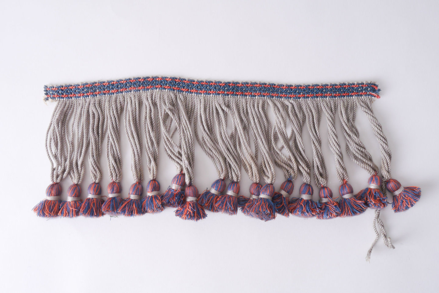 Frange als onderdeel voor het vervaardigen van passement