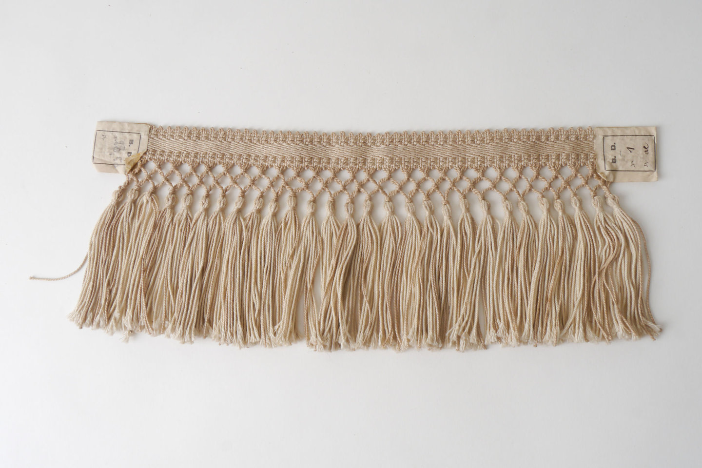 Frange als onderdeel voor het vervaardigen van passement