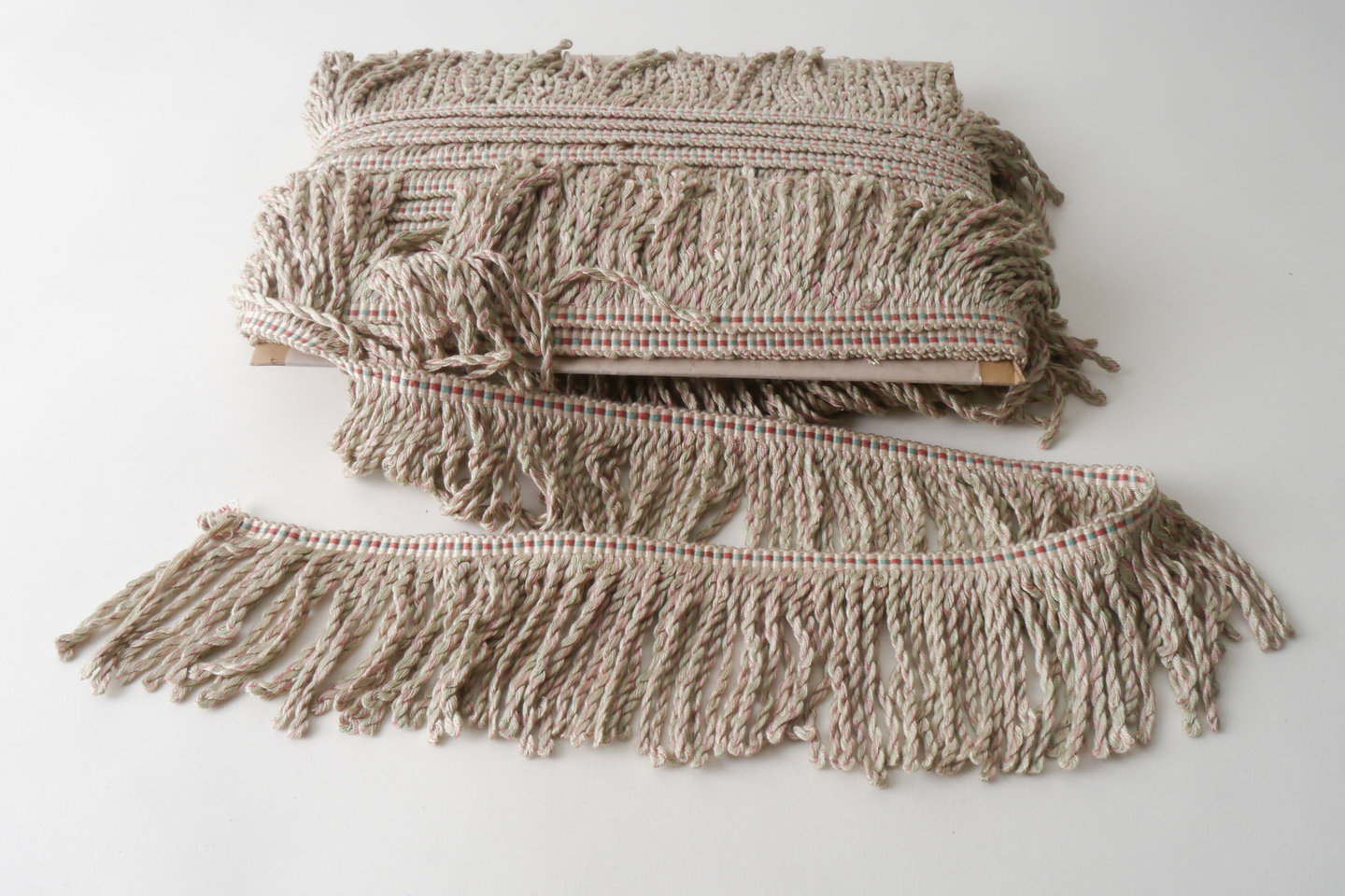 Frange als onderdeel voor het vervaardigen van passement