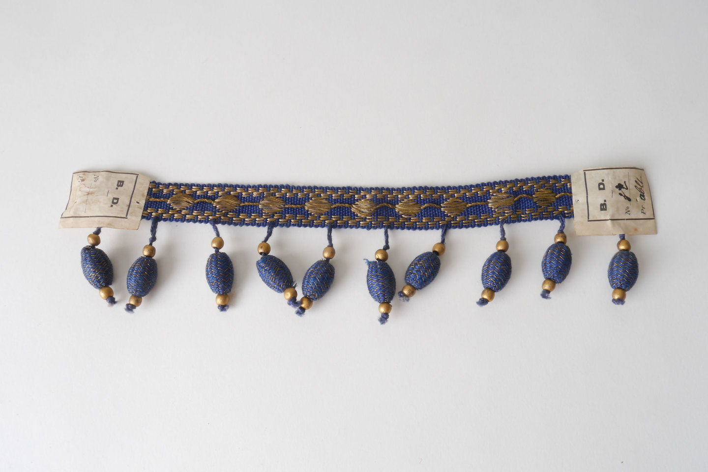 Frange als onderdeel voor het vervaardigen van passement