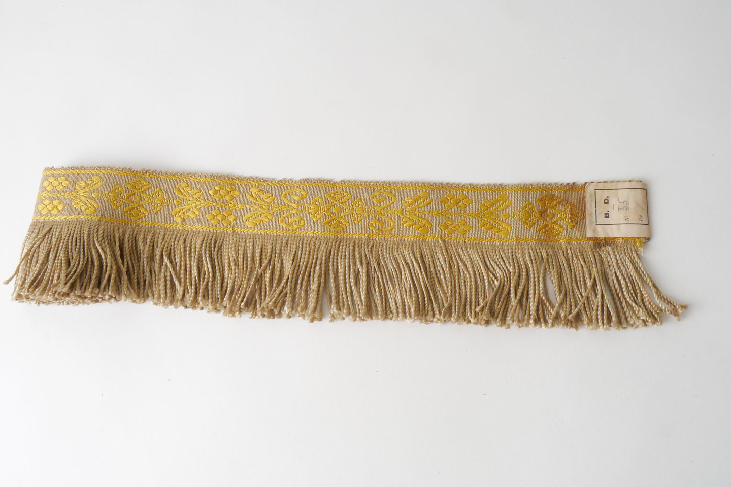 Effilé als onderdeel voor het vervaardigen van passement