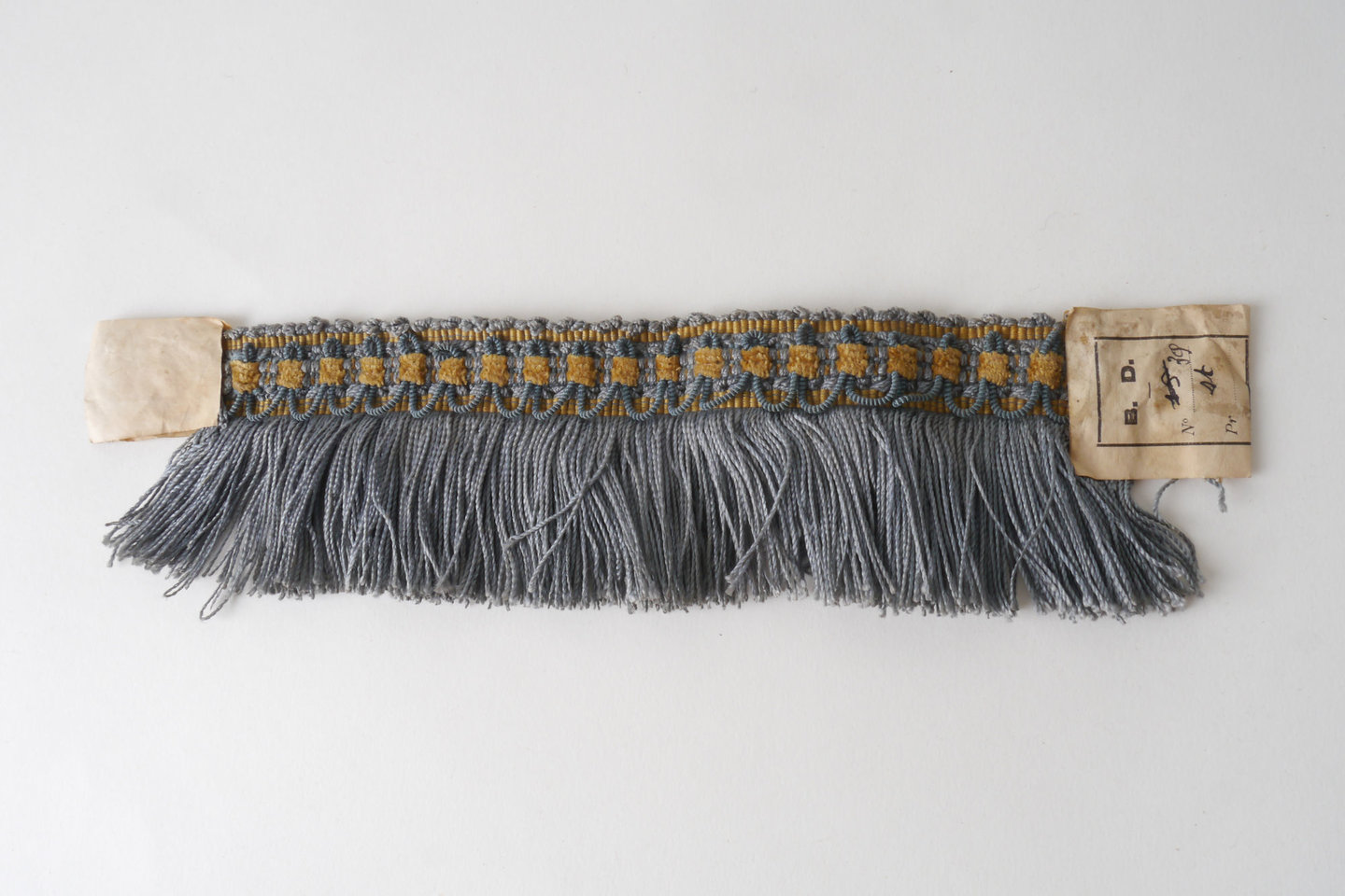 Effilé als onderdeel voor het vervaardigen van passement