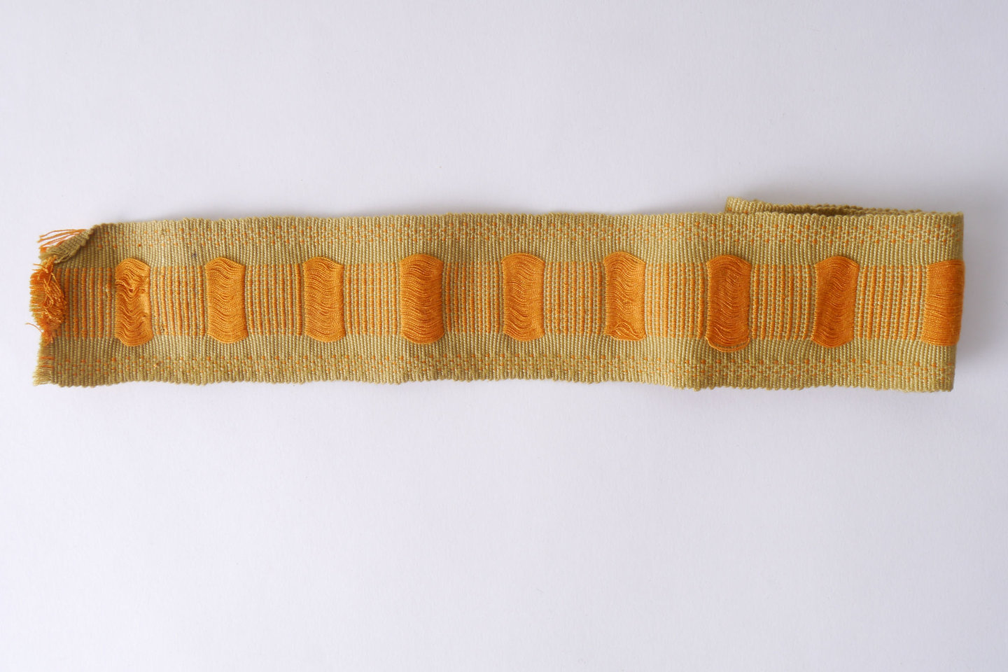 Galon of boord als onderdeel voor het vervaardigen van passement