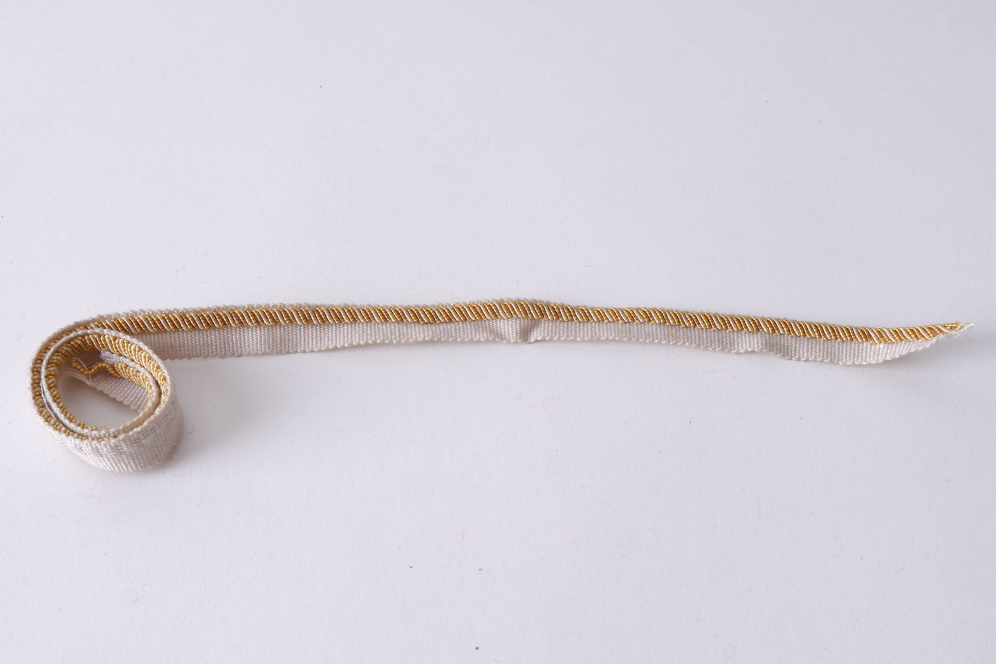 Galon of boord als onderdeel voor het vervaardigen van passement